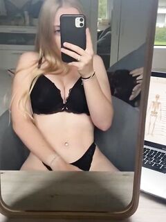 pussy finger
